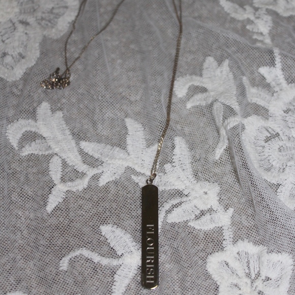 Flourish necklace - Picture 2 of 2